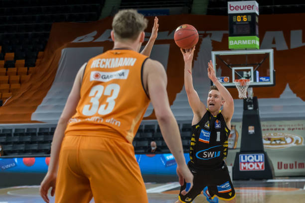 严密防守和 严密防守和