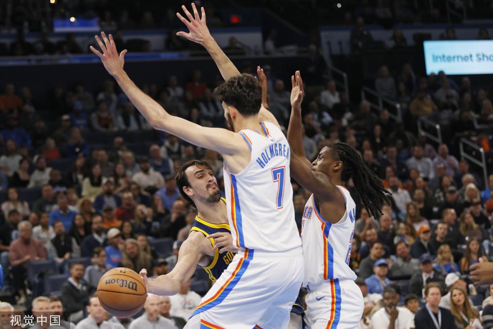 表现突出 表现突出